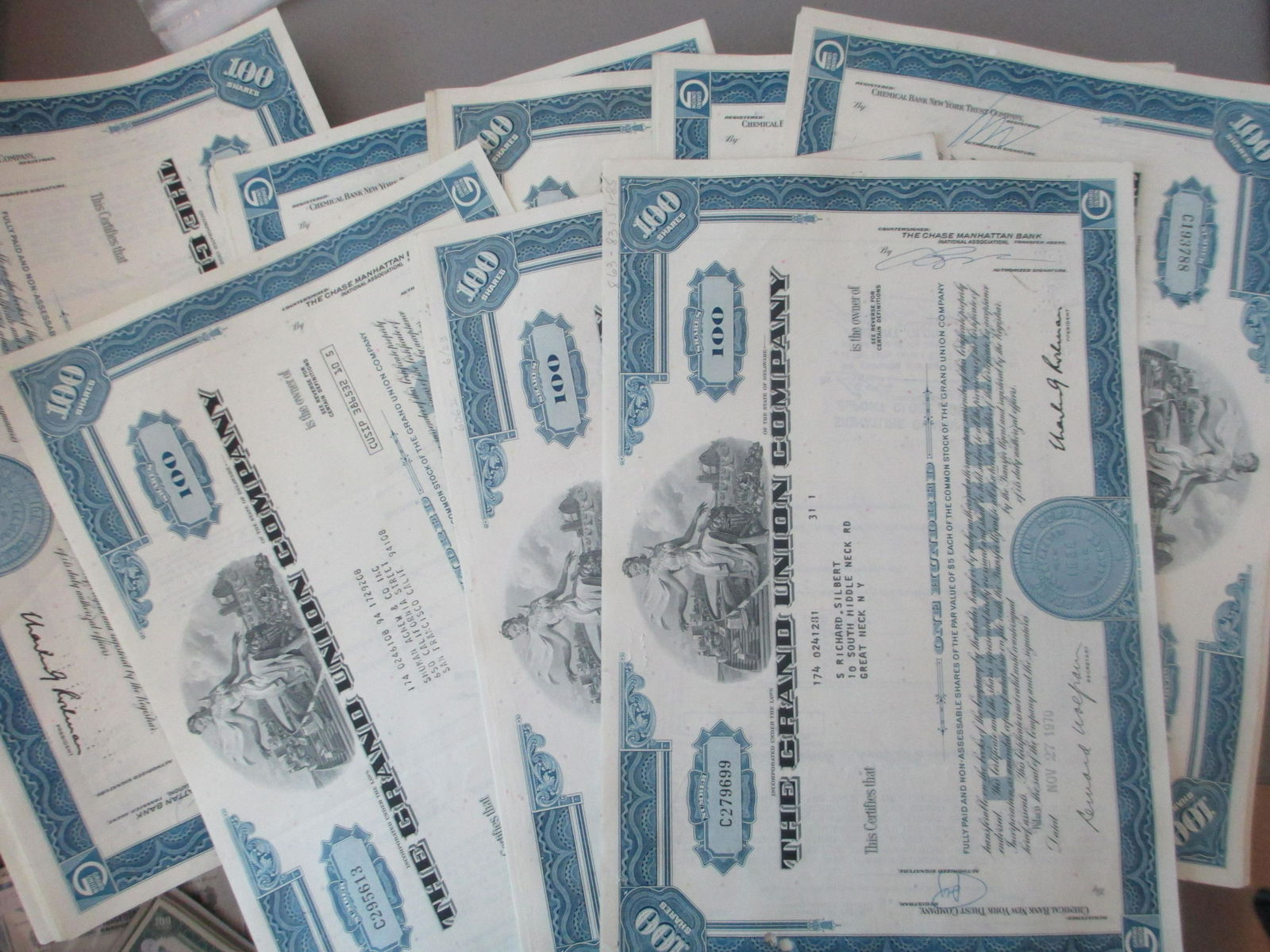 lot of 100 the grand union company  stock certificates (1 of 1)