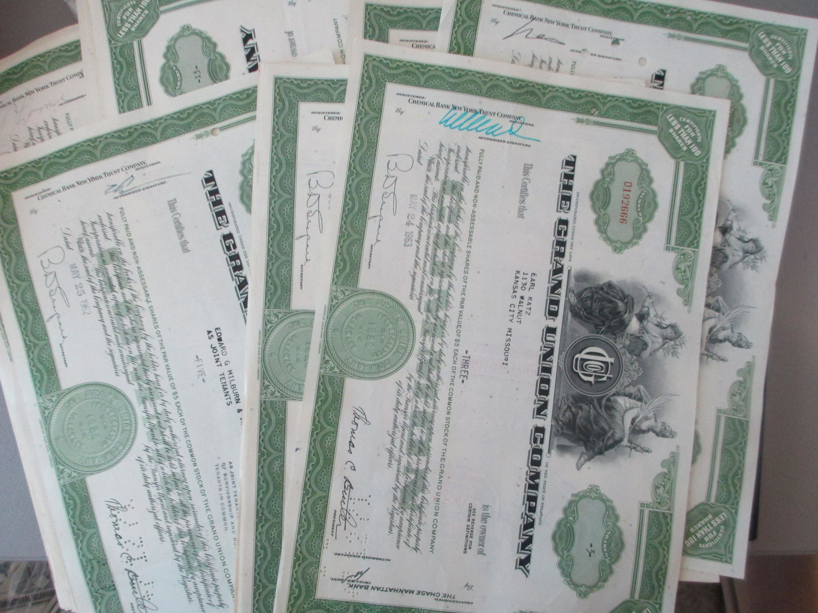 lot of 100 the grand union company  stock certificates (1 of 1)