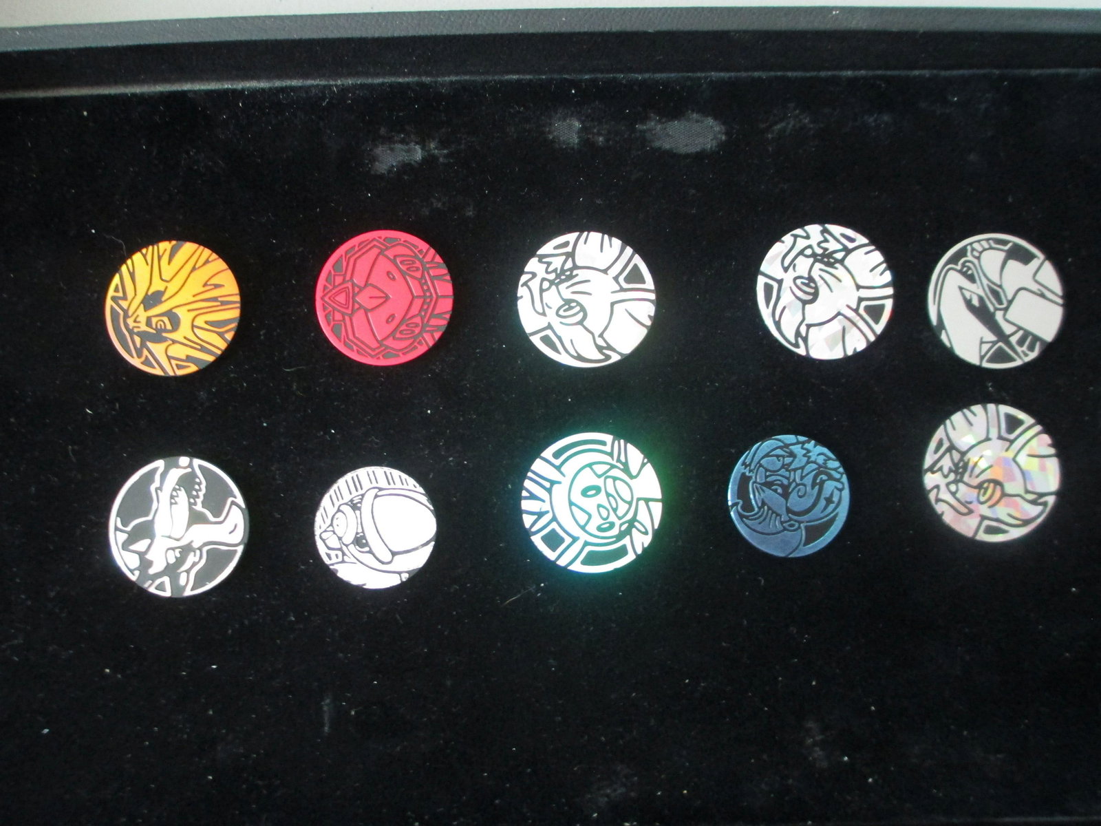 lot of 10 pokemon pogs: nice lot