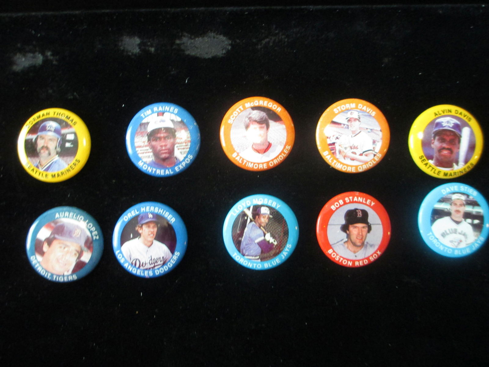 lot of 10 vintage baseball pinback buttons (1 of 1)