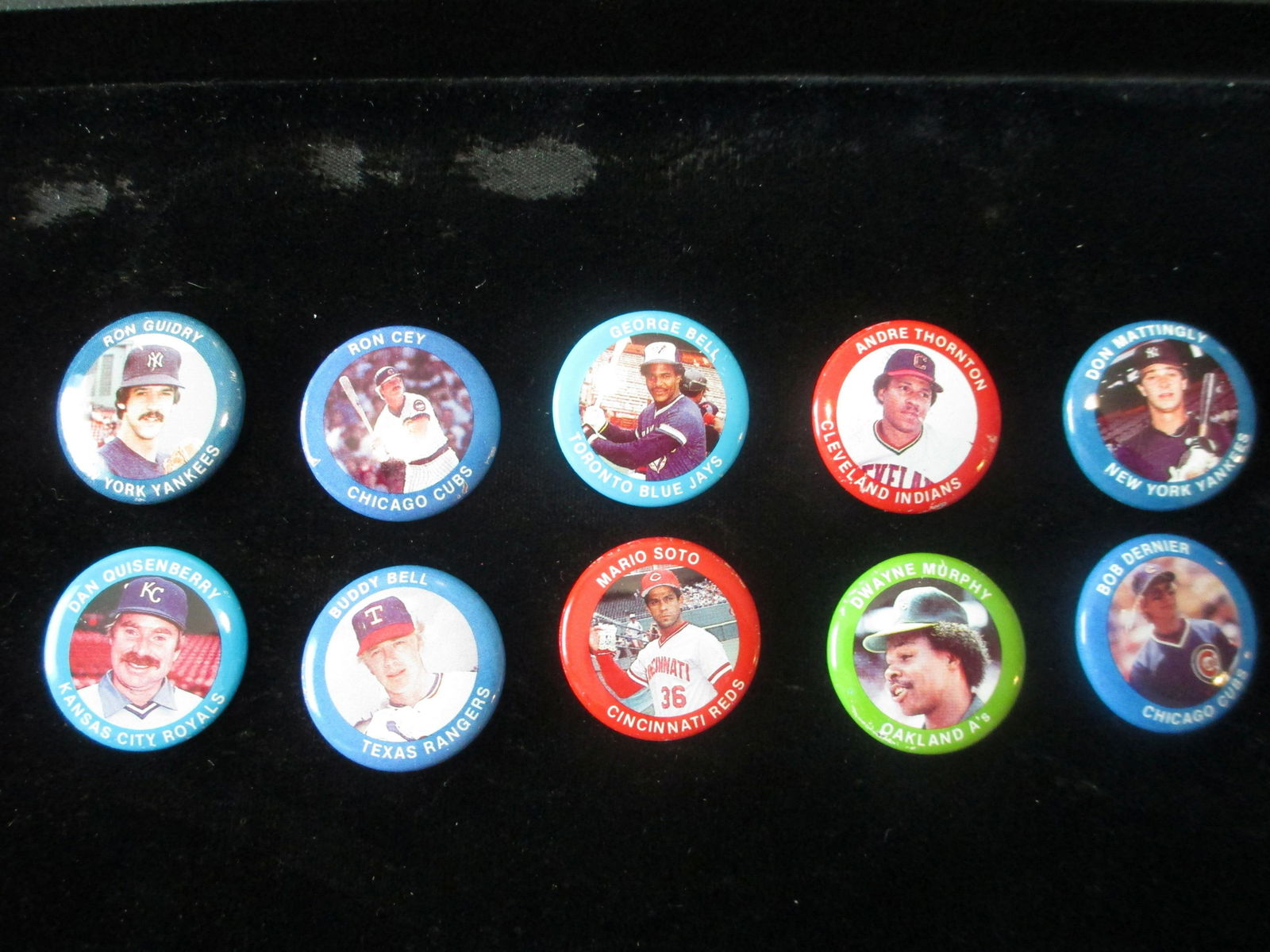 lot of 10 vintage baseball pinback buttons (1 of 1)