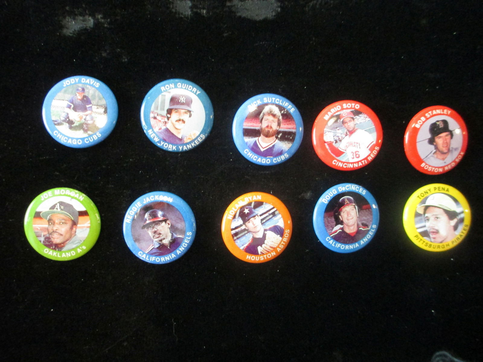 lot of 10 vintage baseball pinback buttons (1 of 1)