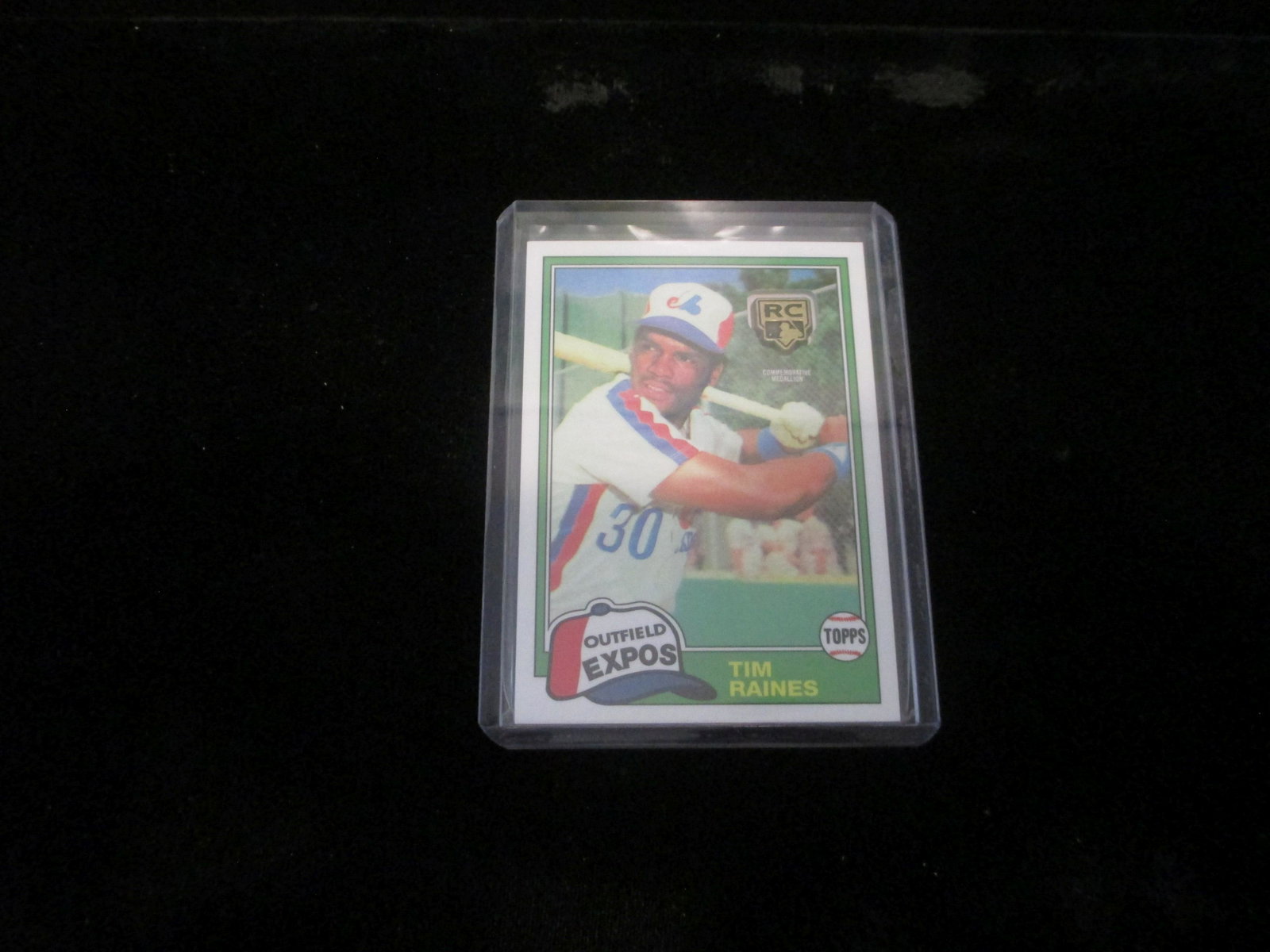 tim raines rookie logo medallion card: rare lot