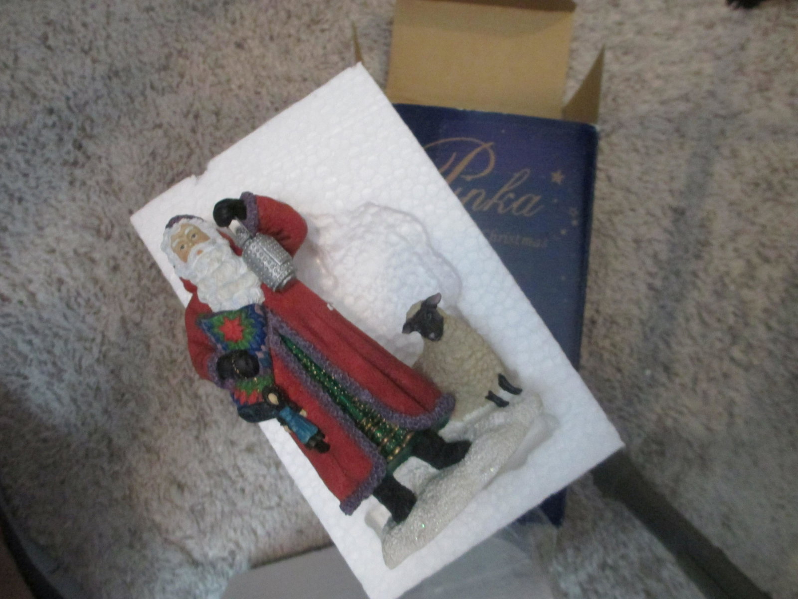 pinka amish country santa 1777/9700: new in box (NEW CONSIGNOR)