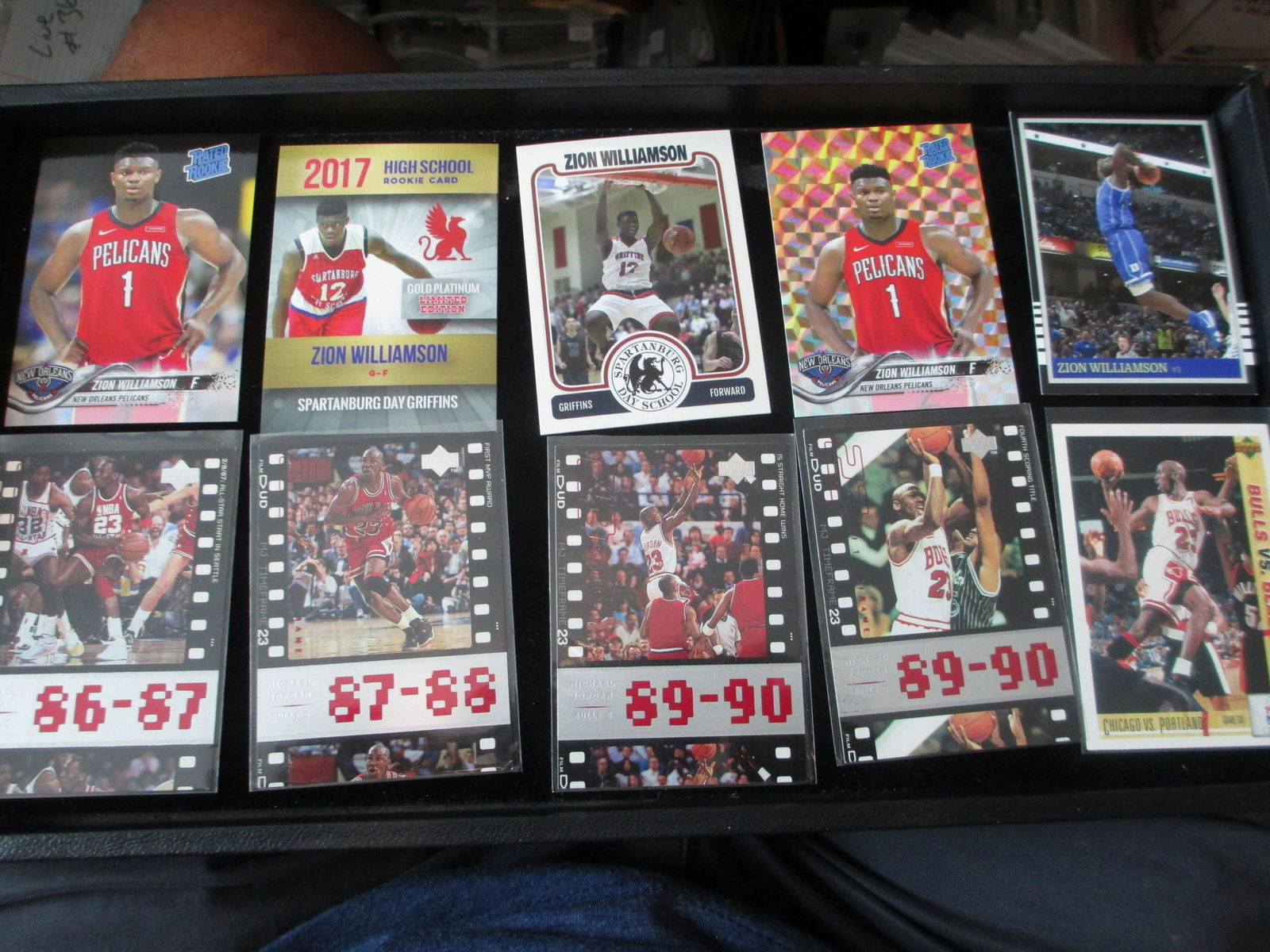 lot of 5 michael jordan and 5 zion williamson cards (1 of 1)