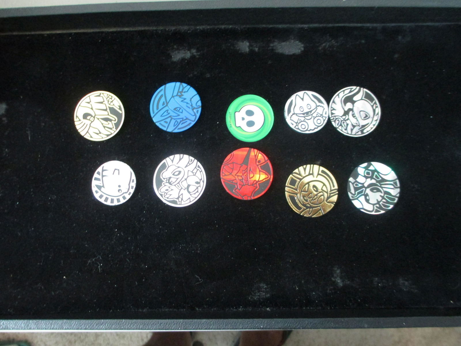 lot of 10 pokemon pogs: pokemon