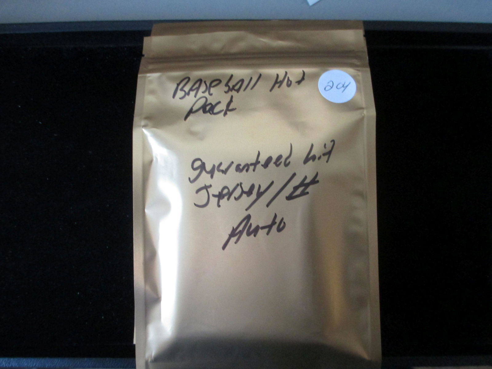 baseball hot pack guaranteed hit auto/#/jersey (1 of 1)