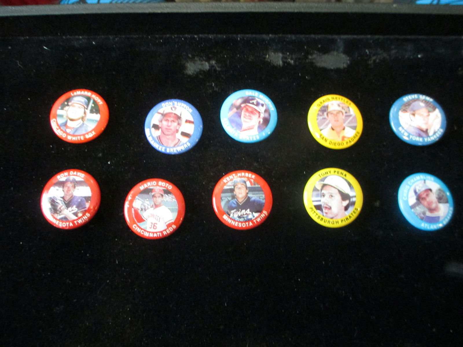 lot of 10 vintage baseball pinback buttons (1 of 1)