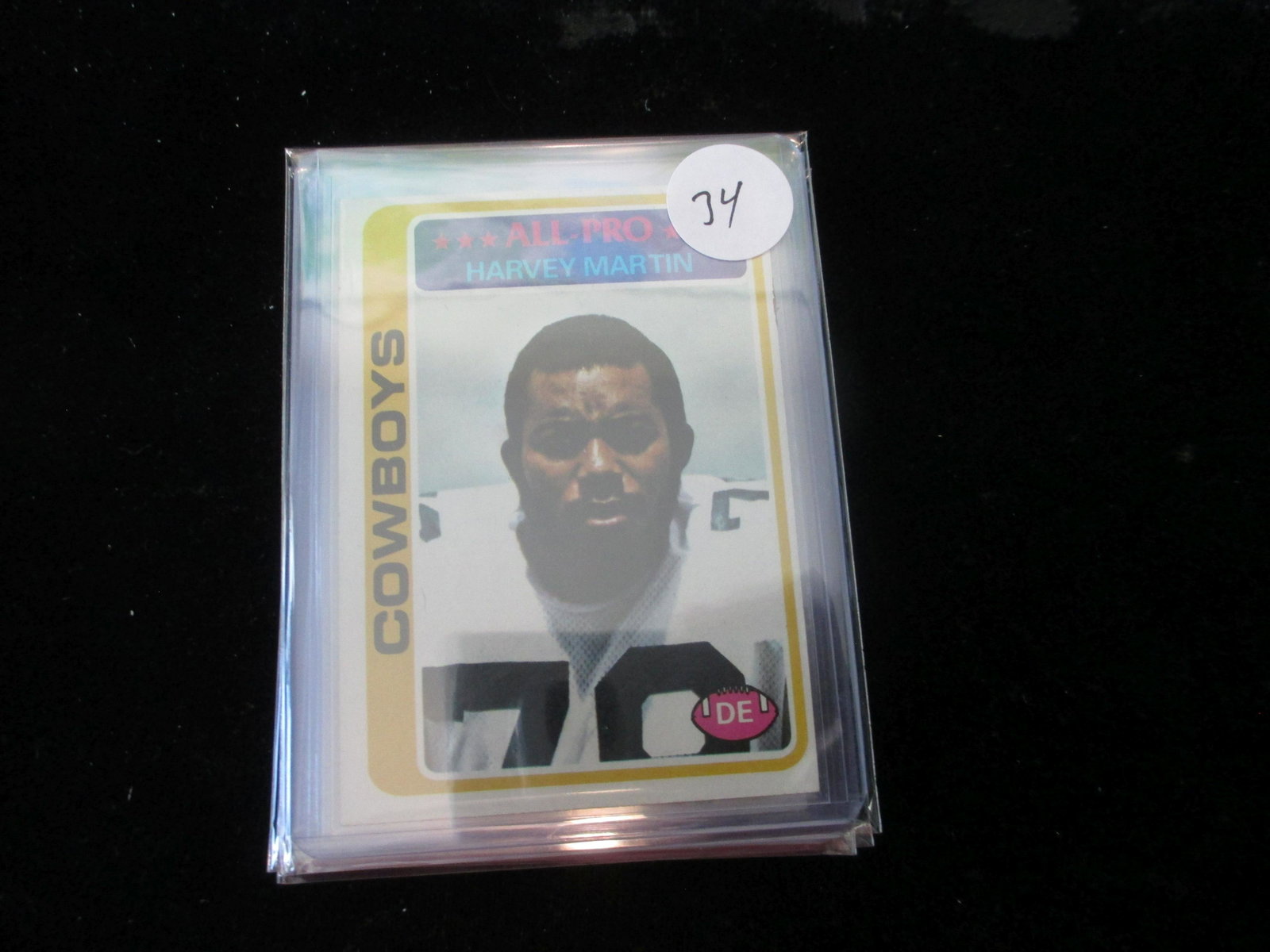 harvey martin dallas cowboys card: in top loaded sleeve