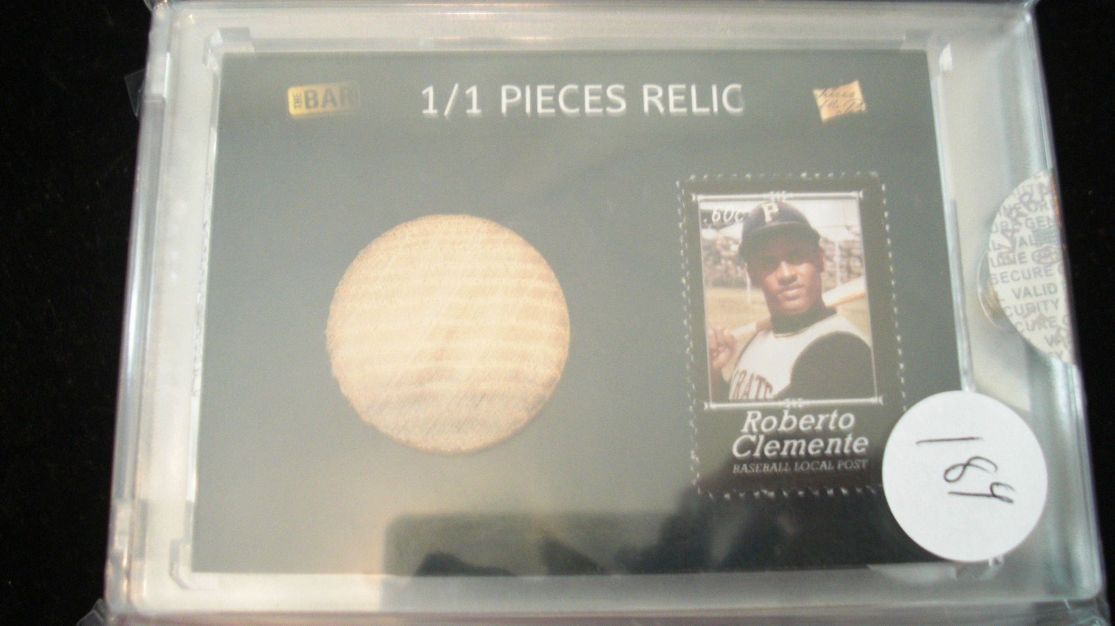 the bar 1/1 roberto clemente bat relic: authentic in hard plastic case