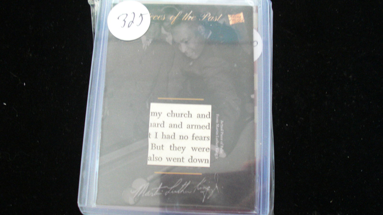 the bar 1/1 relic martin luther king jr: in top loader