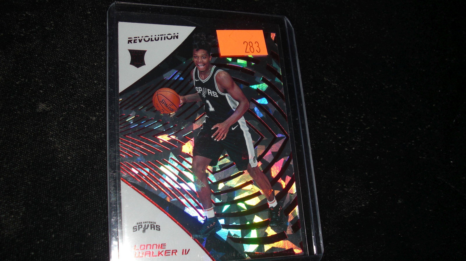 lonnie walker rookie revolution no.125: in top loader