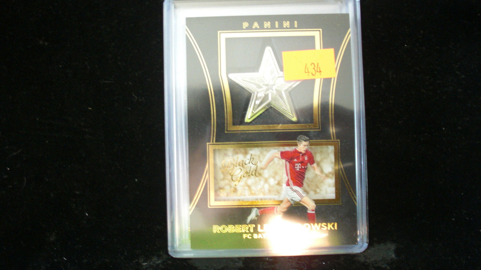 robert lewandowski star card thick: soccer