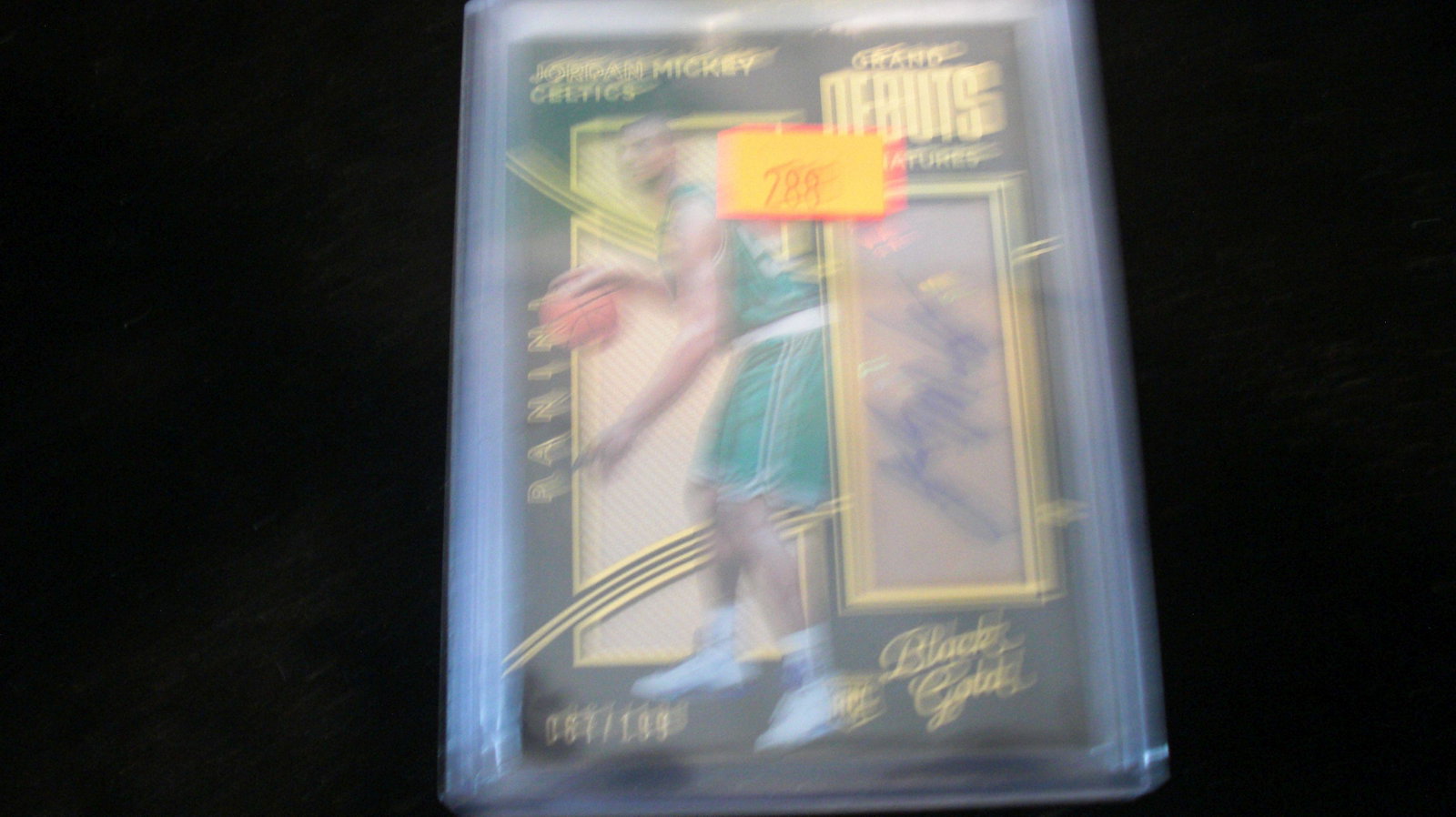 black gold signature rookie #067/199 jordan mickey: in top loader