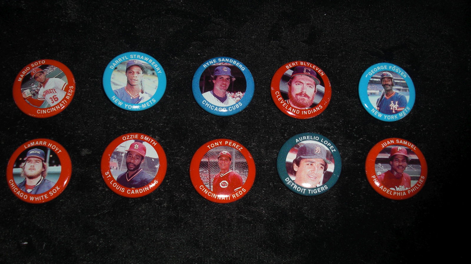 lot of 10 vintage baseball pinback buttons: button lot