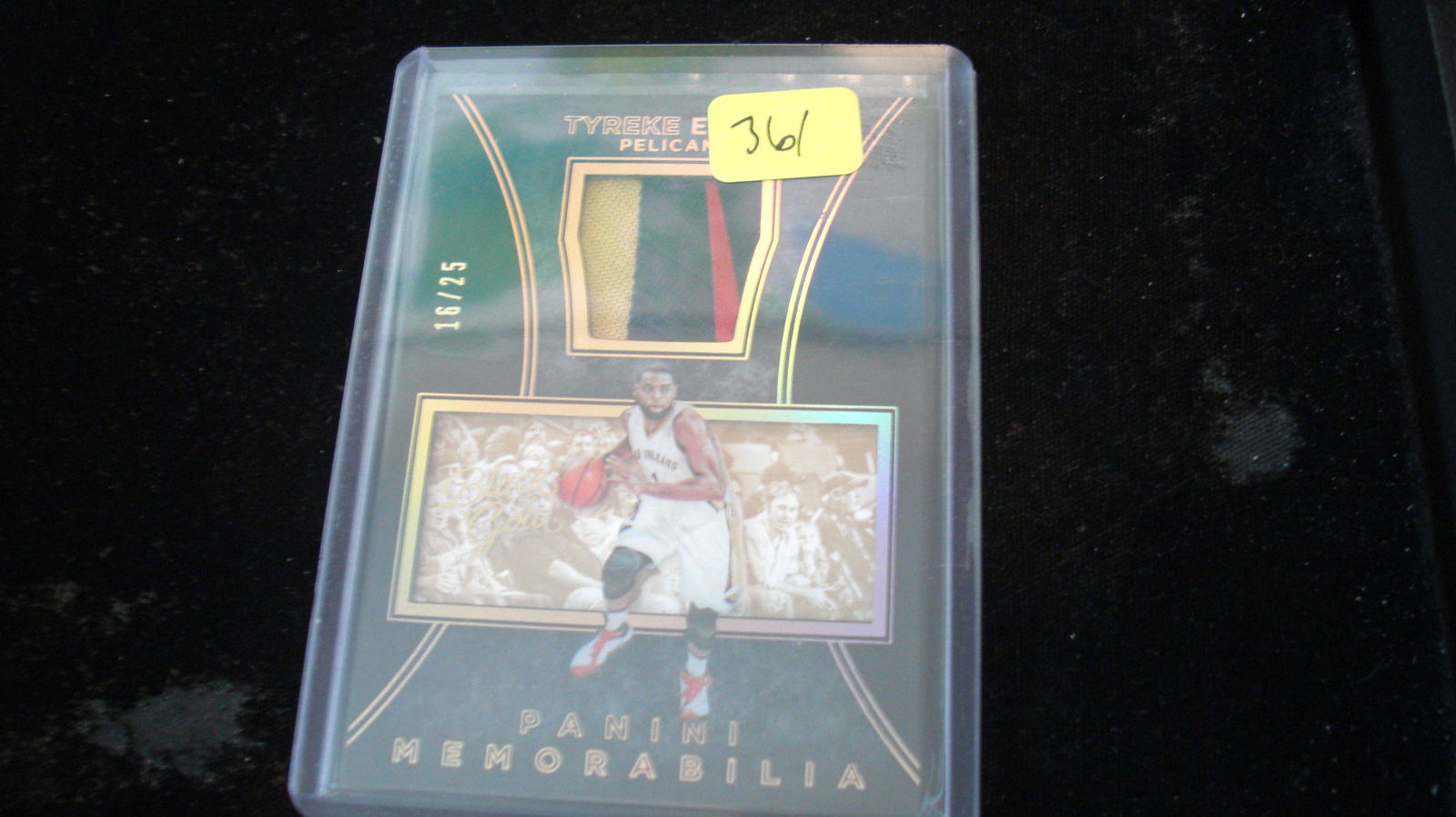 tyreke evans jersey #16/25 black gold (1 of 1)