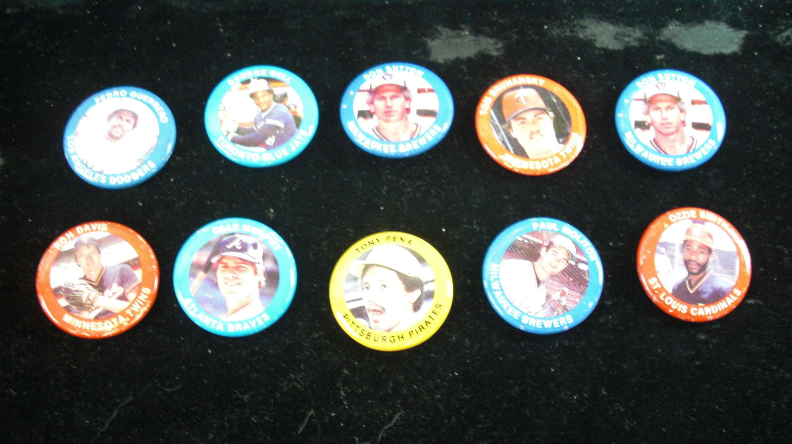 lot of 10 vintage baseball pinback buttons (1 of 1)