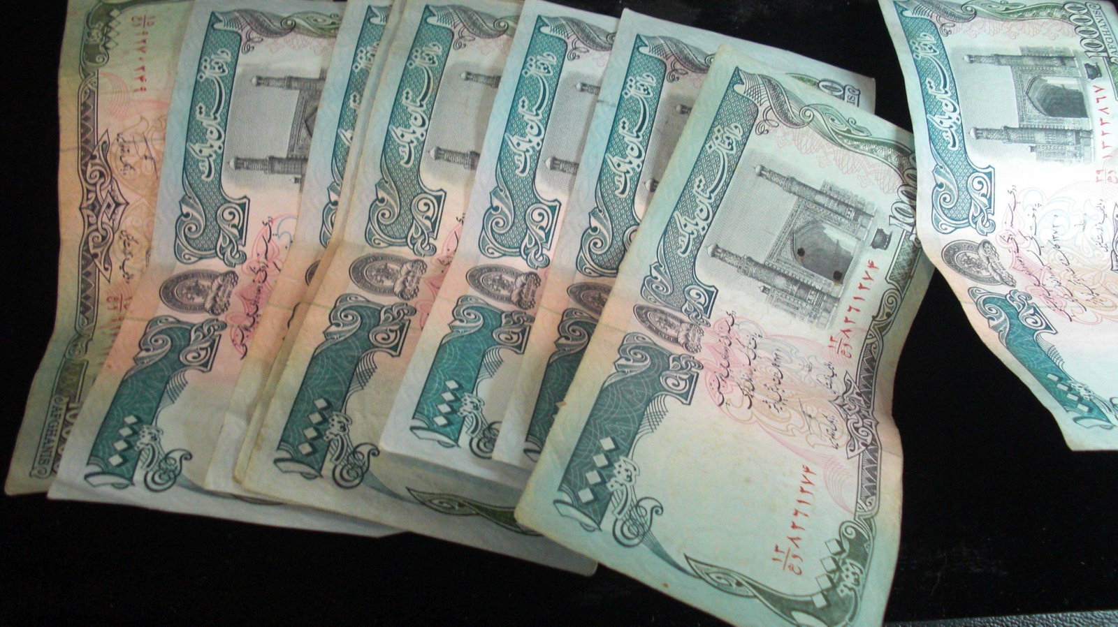 lot of 10 foreign notes: nice lot