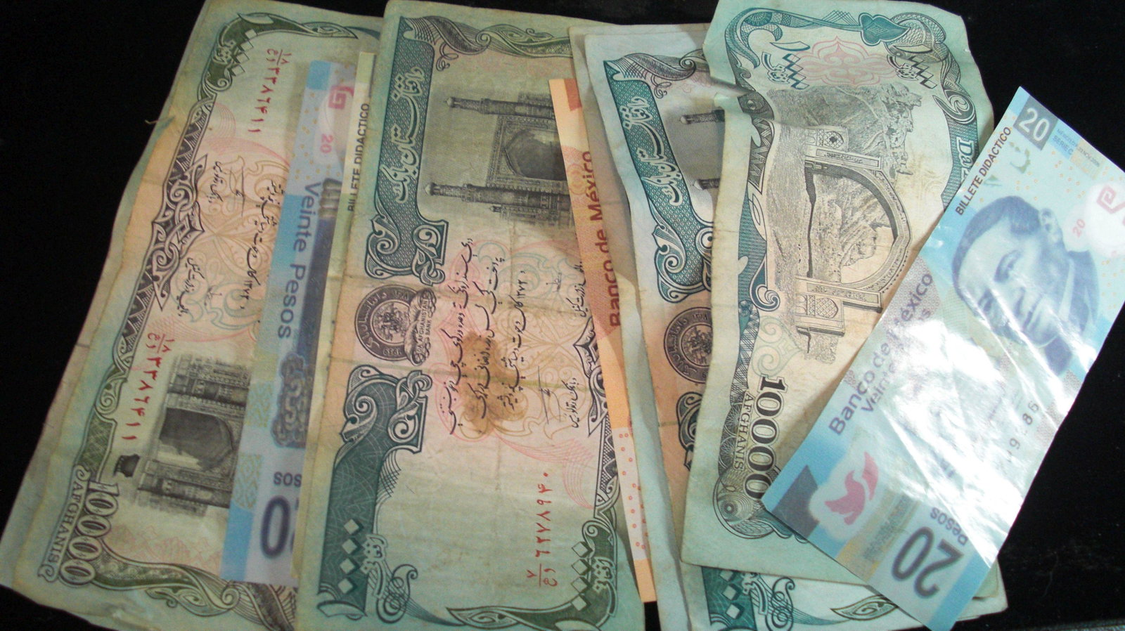 lot of 10 foreign notes: nice lot