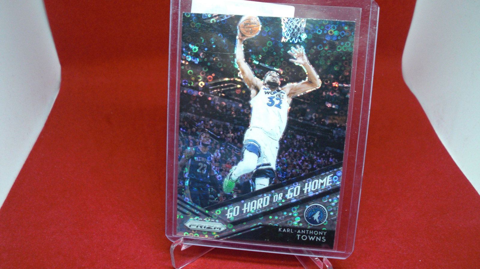 karl anthony towns shiny prizm: in top loader