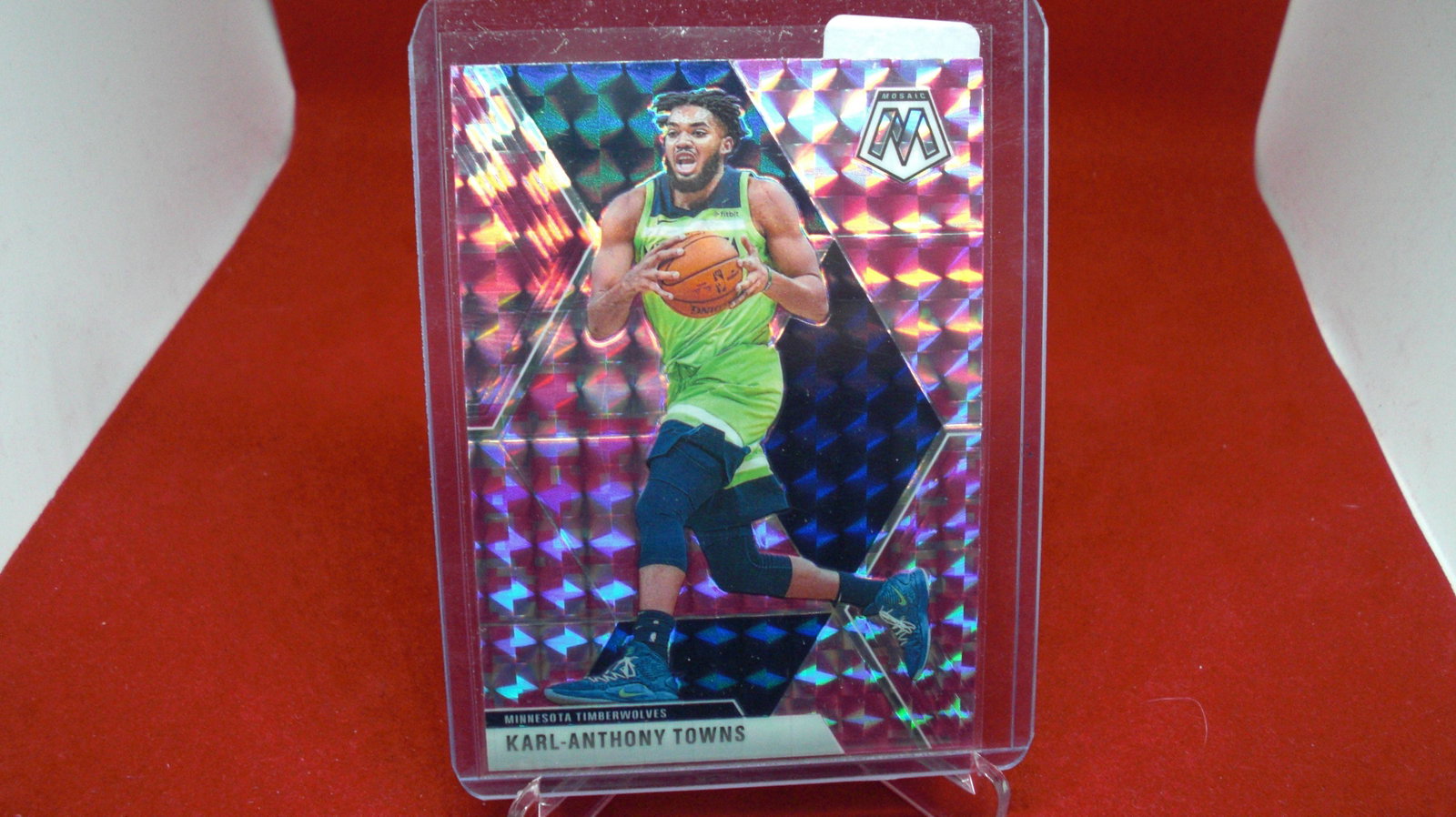 karl anthony towns pink mosaic no.83: in top loader