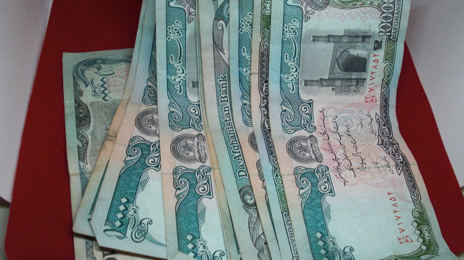 lot of 10 foreign notes: foreign note lot