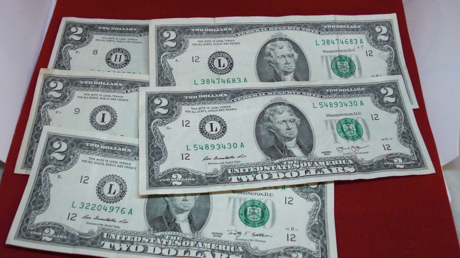 lot of 5 $2 bills: rare