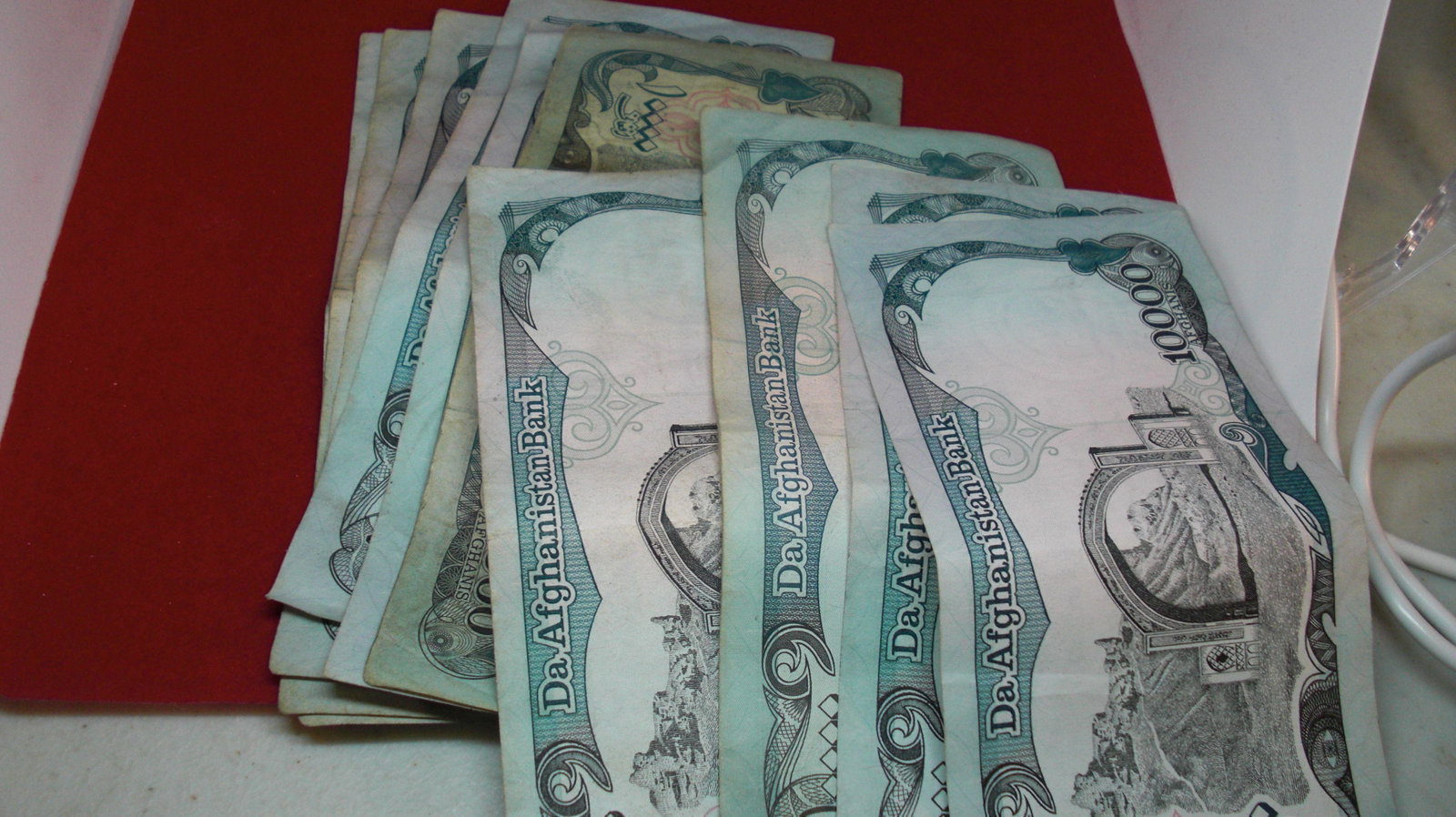 lot of 10 foreign notes: foreign note