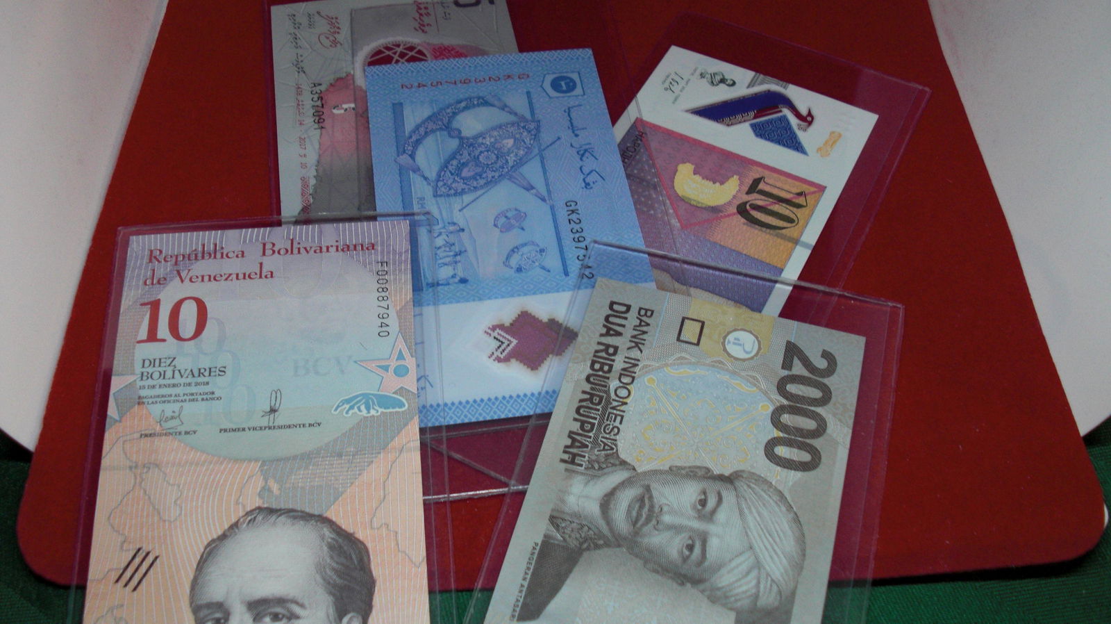 lot of 5 foreign notes (1 of 1)