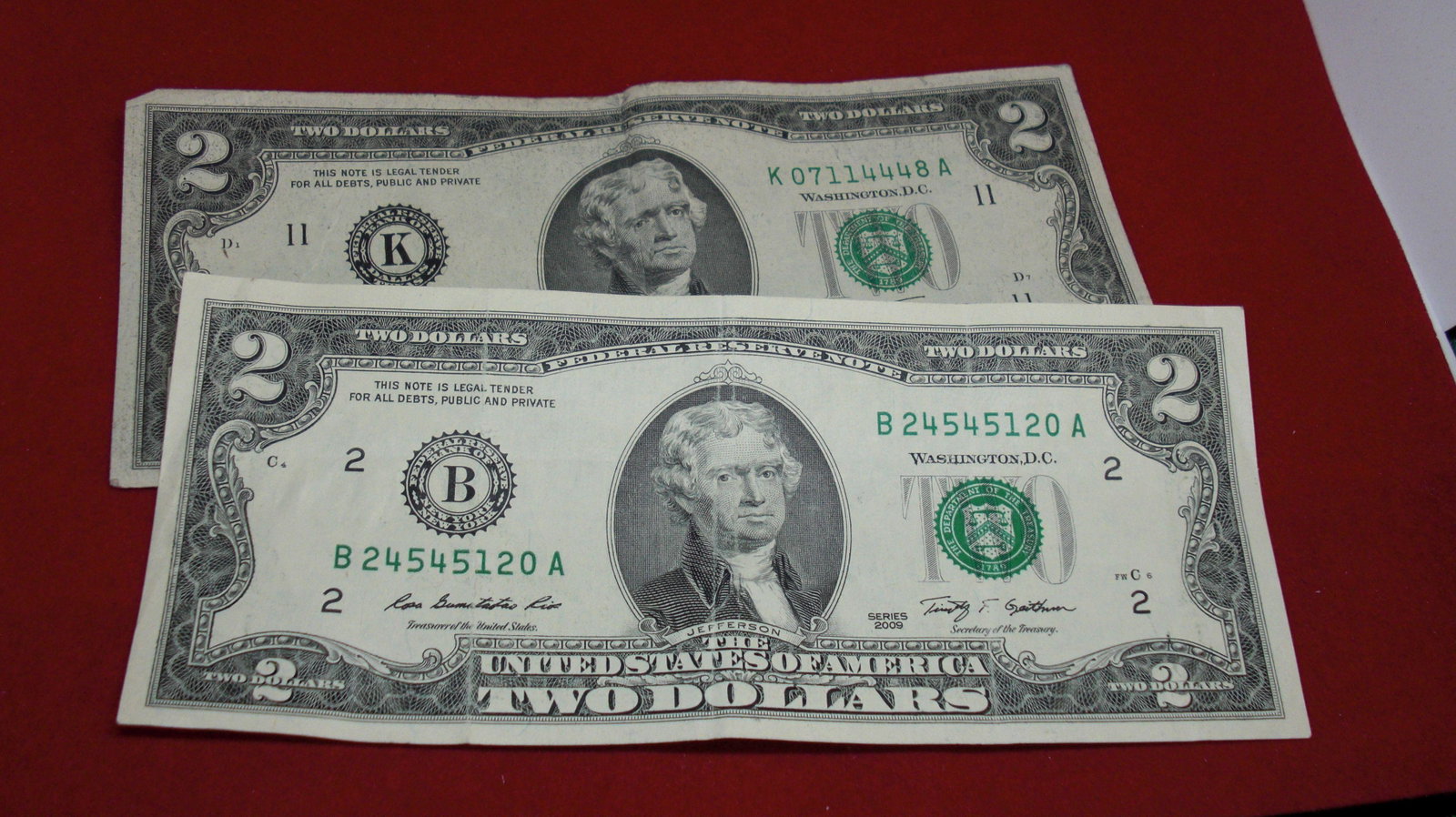lot of 2 $2 bills: $2 bill note