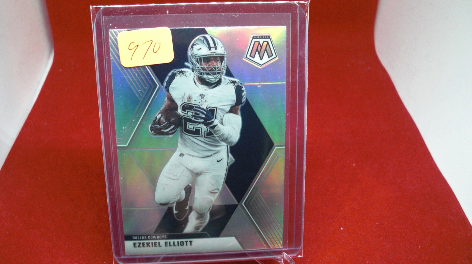 ezekiel elliot mosaic: in top loader