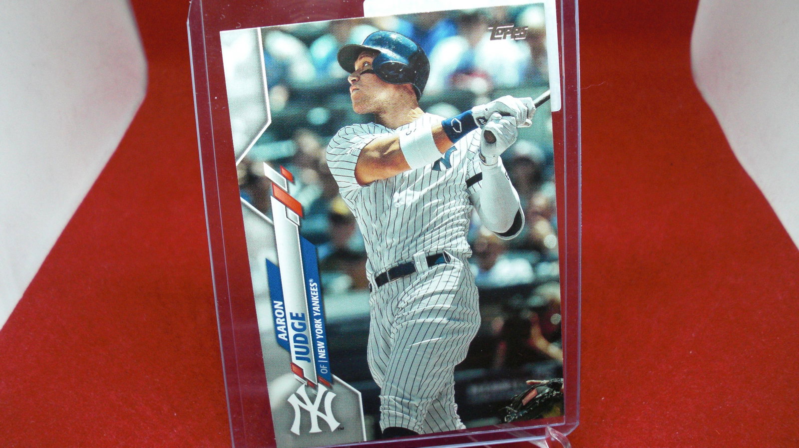 aaron judge yankees: in top loader