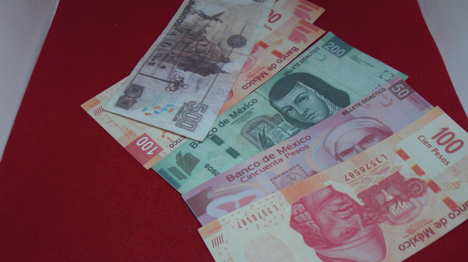 lot of 10 foreign notes: nice mixture