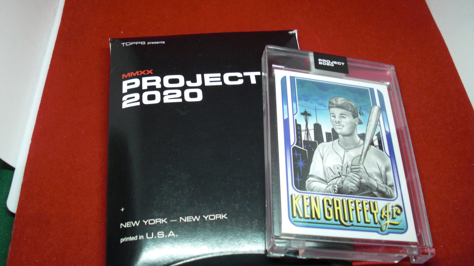 project 2020 ken griffey jr in hard plastic case (1 of 1)