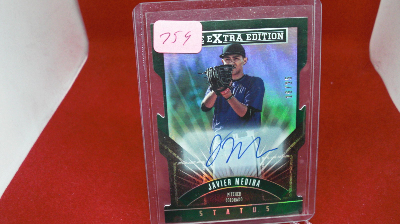 javier medina signature #16/25: in top loader
