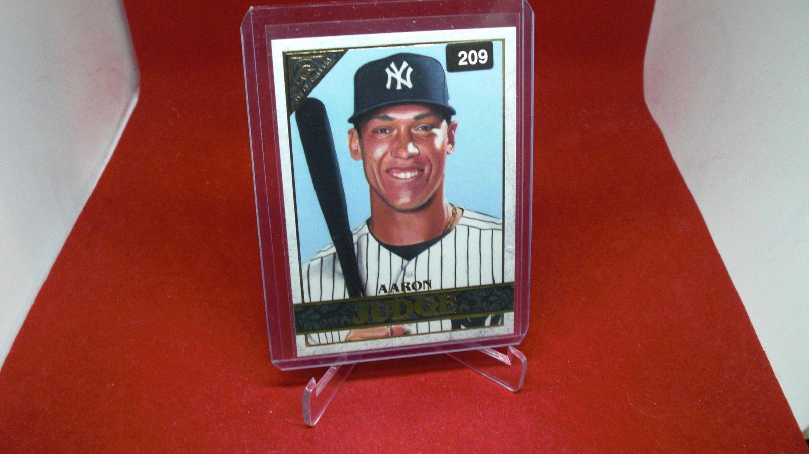 aaron judge yankees: in top loader