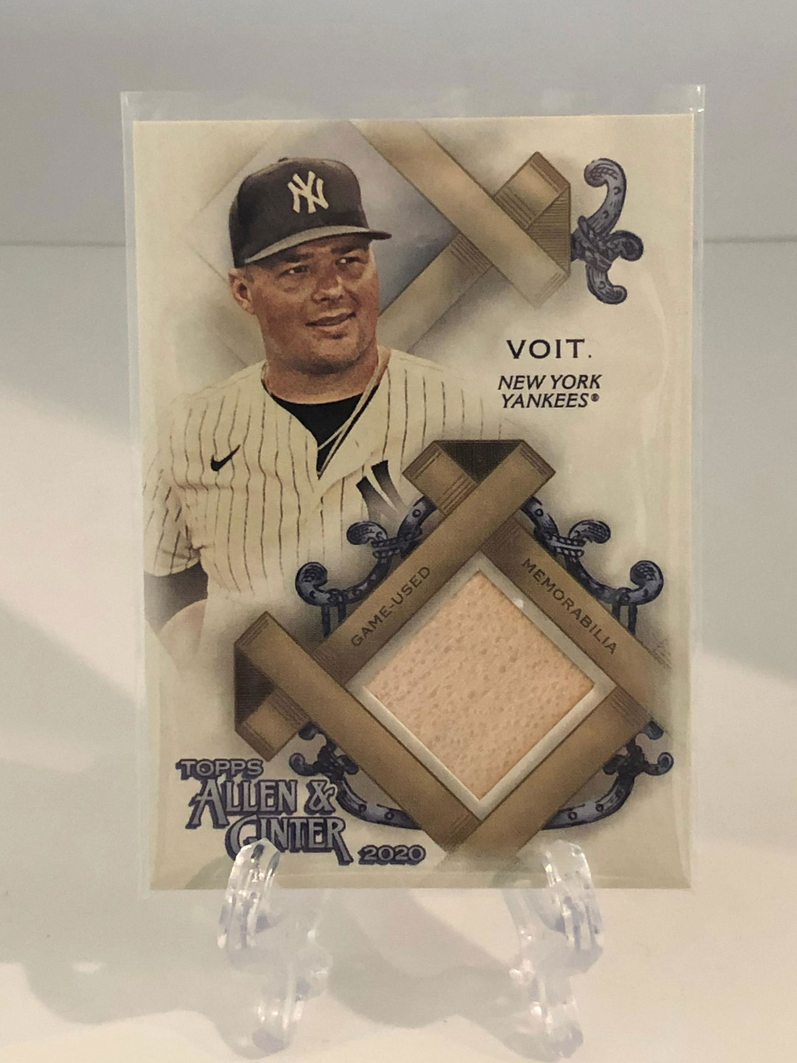 Luke Voit Relic Basball Card (1 of 1)