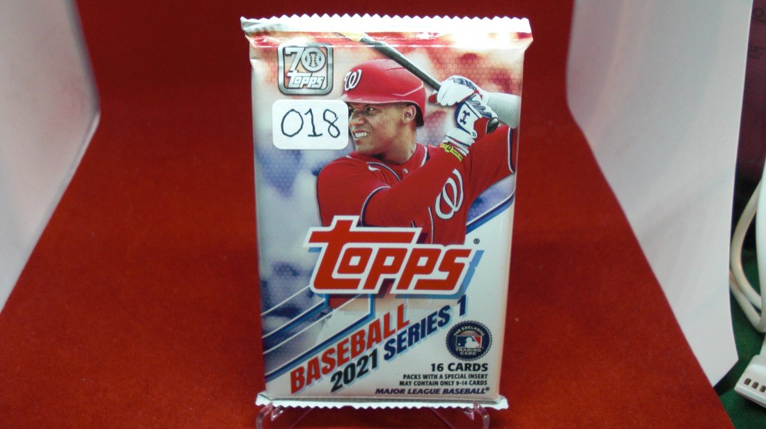 2020/2021 Topps Baseball unopened pack (1 of 1)