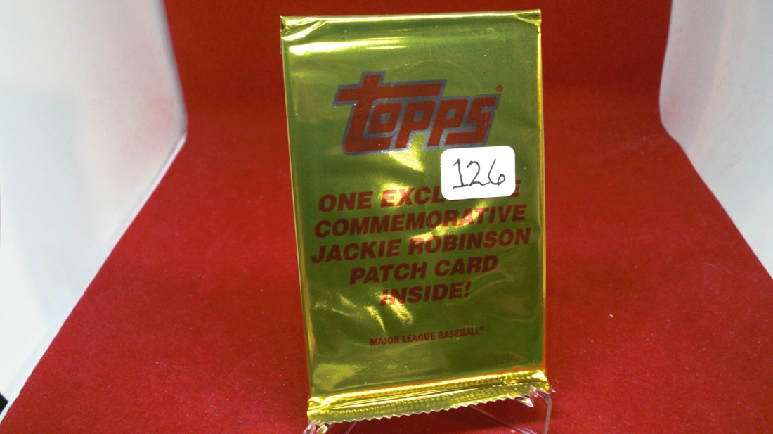 Topps Commemorative Jackie Robinson Patch (1 of 1)