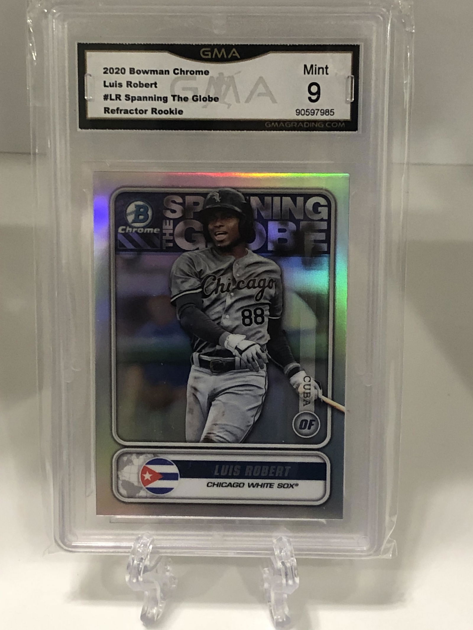 Luis Robert Spanning the Golbe Rookie Refractor GMA 9 (1 of 1)