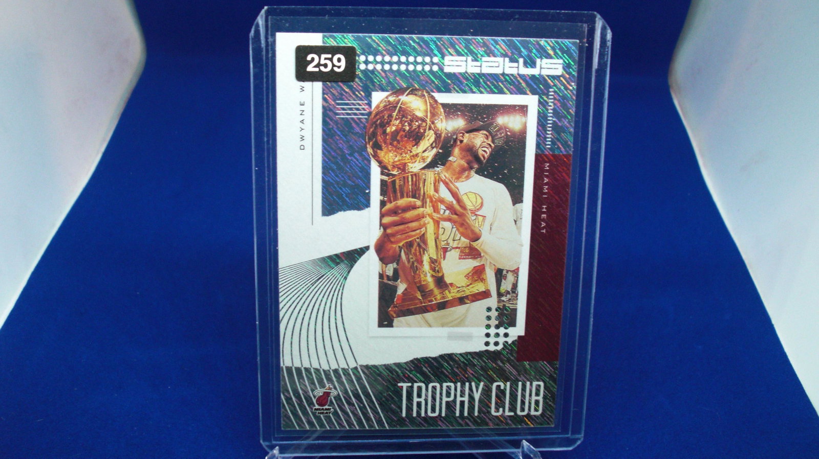 dwayne wade trophy club: in top loader