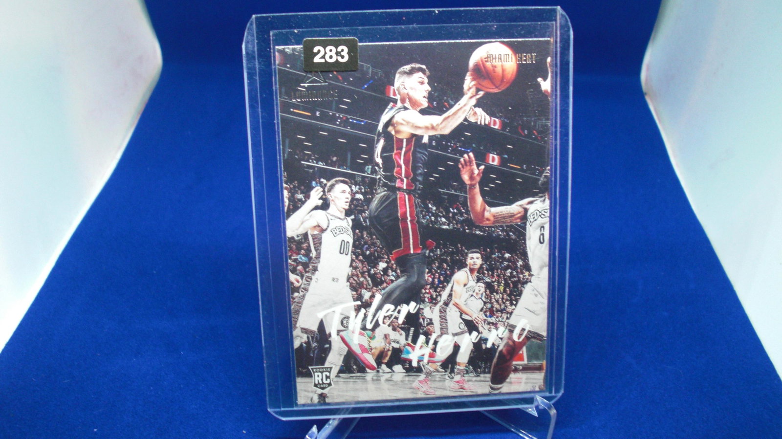 tyler herro luminance rookie: in top loader