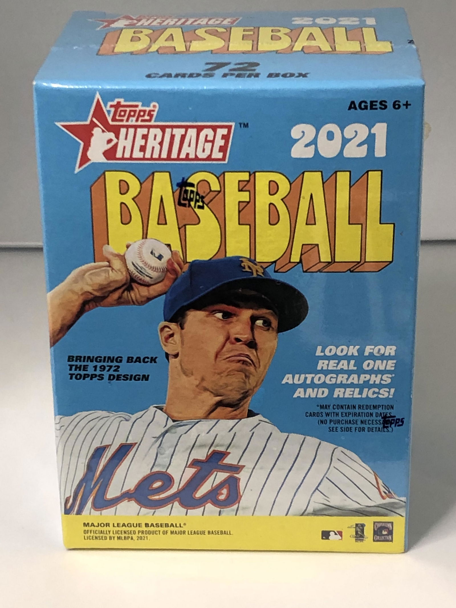 2021 Topps Heritage Baseball Blister Box (1 of 1)