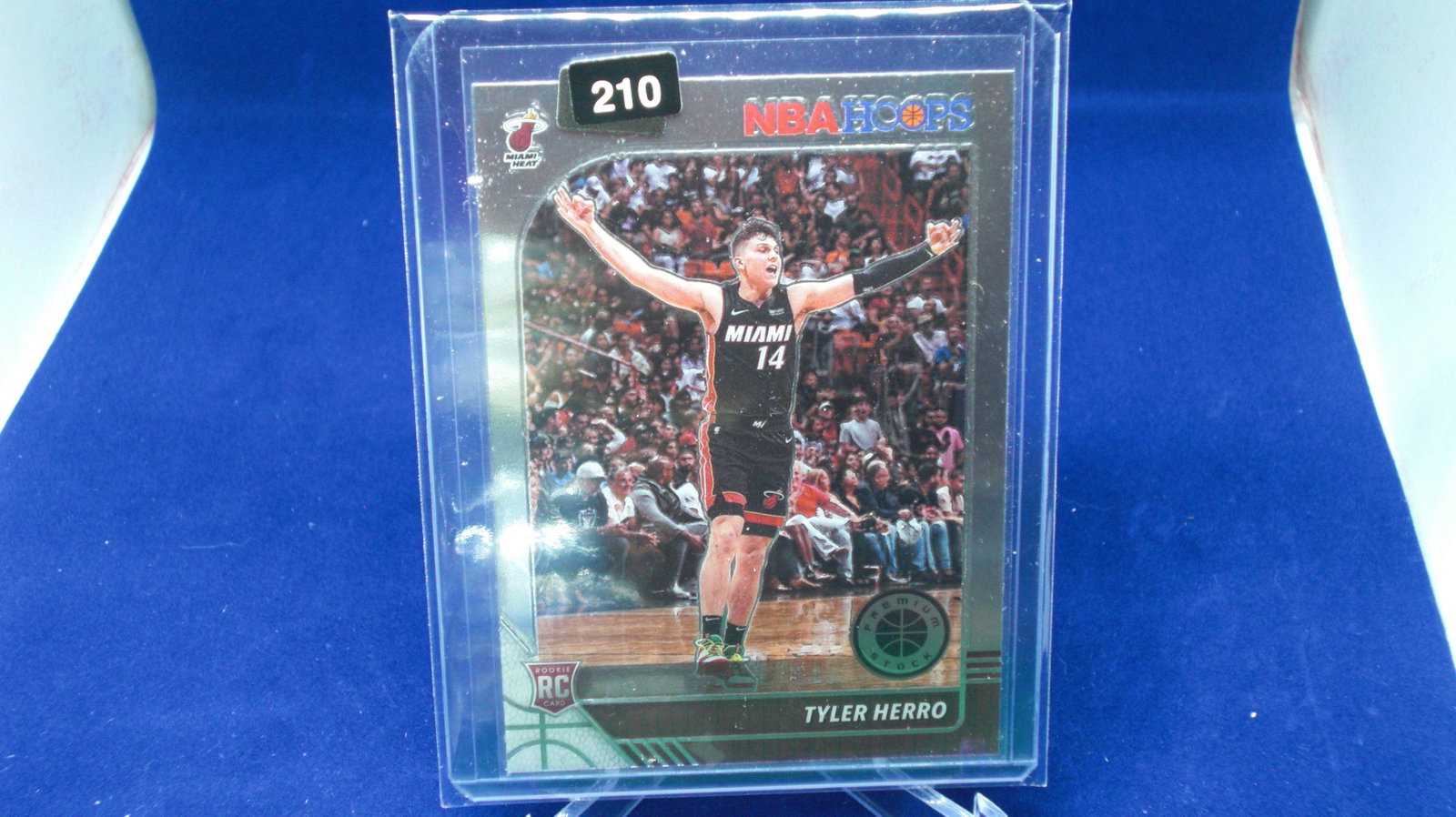 tyler herro rookie: in top loader
