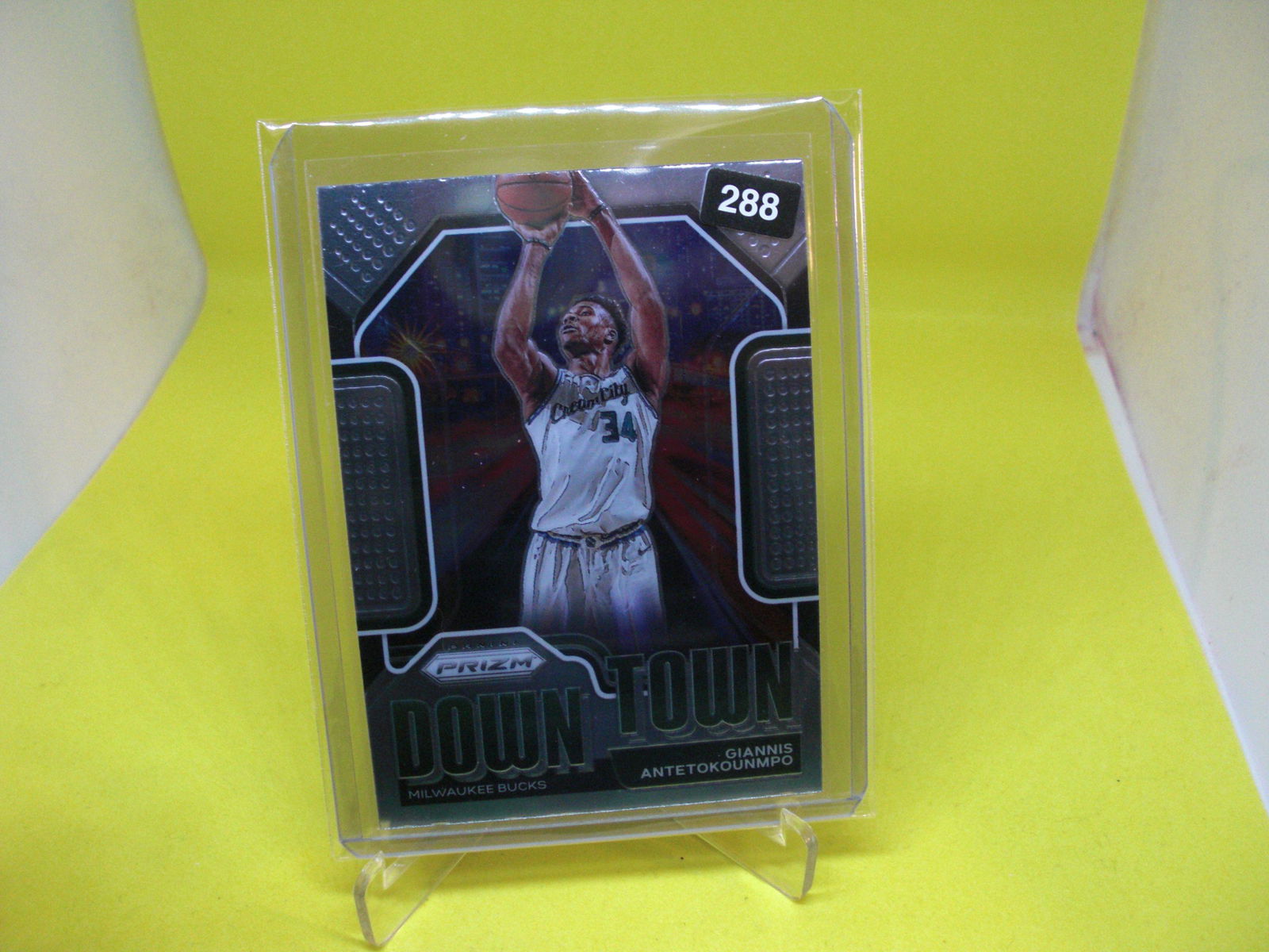 giannis antetokounmpo down town prizm (1 of 1)