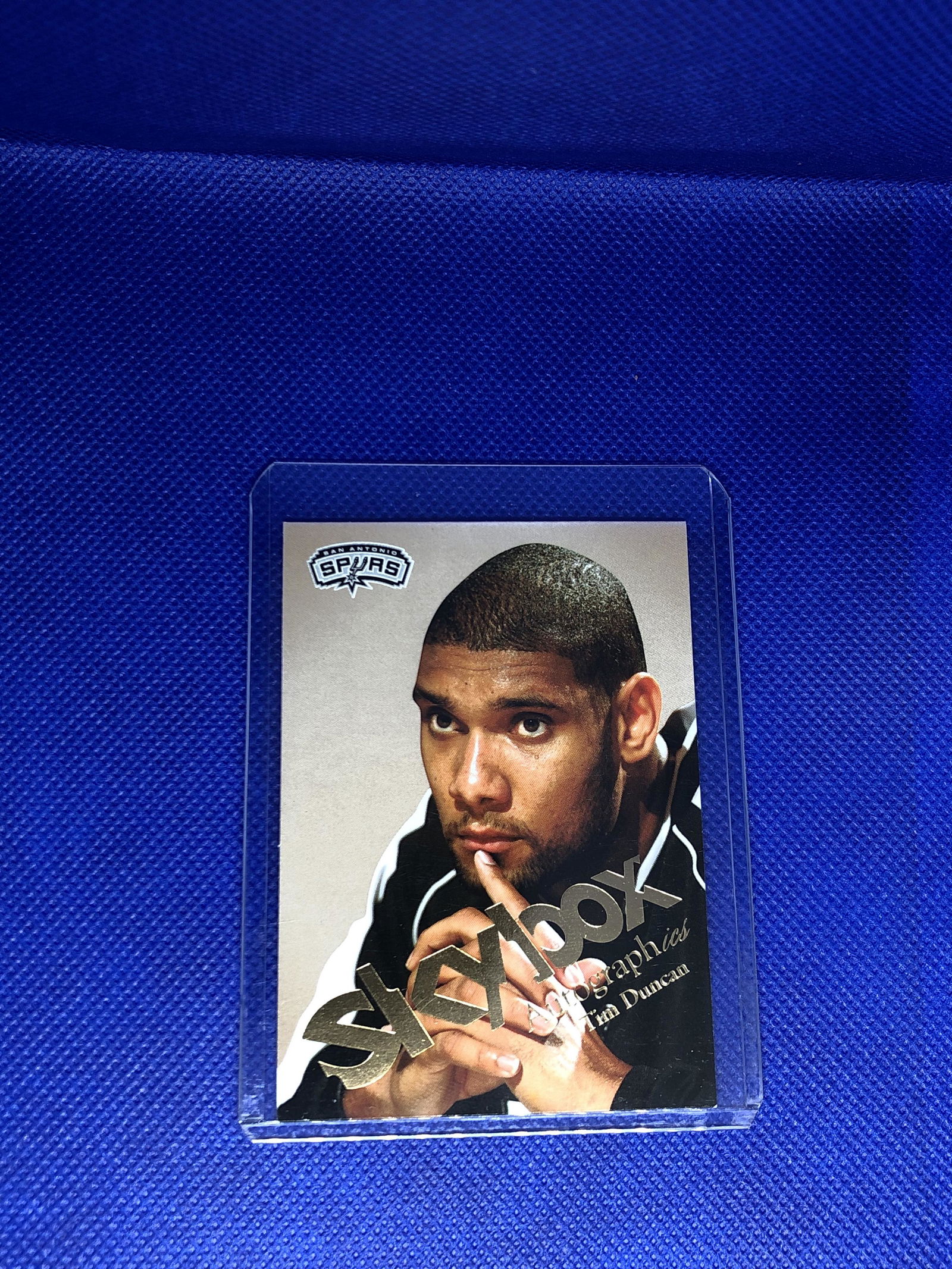 Tim Duncan Skybox Basketball Card (1 of 1)