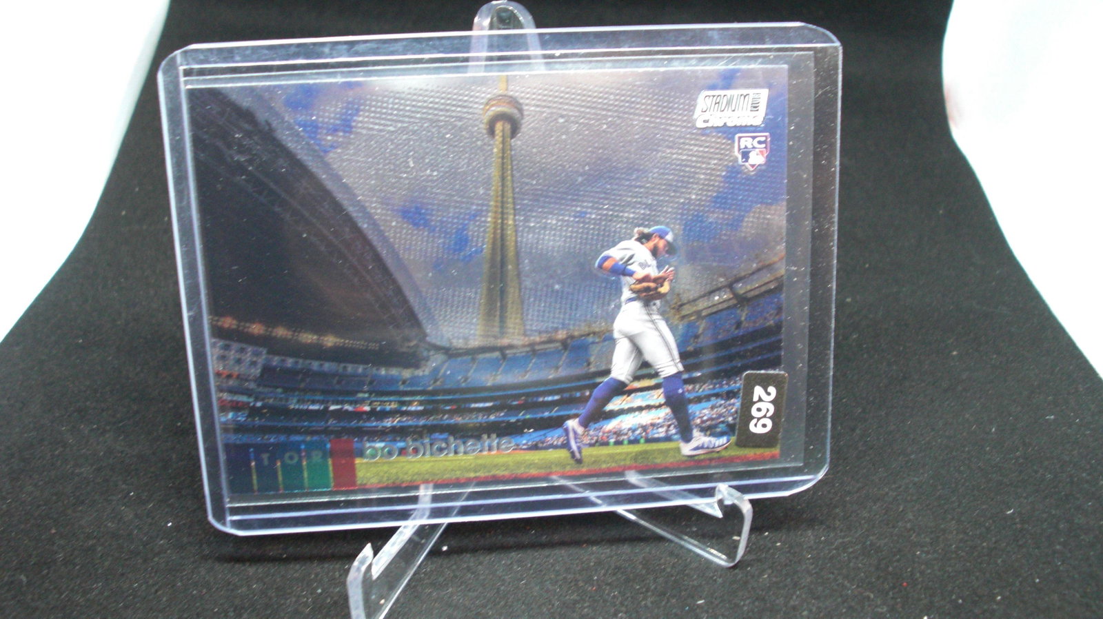 bo bichette rookie: in top loader