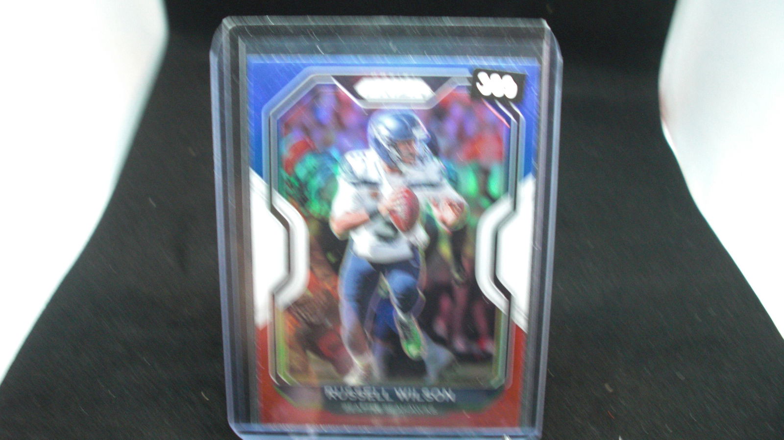 russell wilson red/whtie/blue prizm (1 of 1)