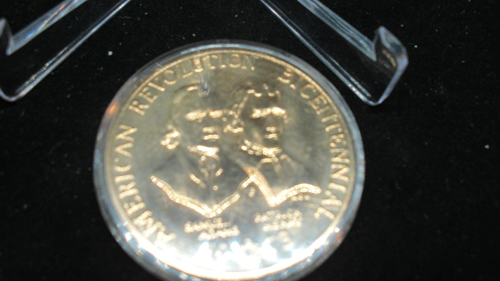 american revolution bicentennial medal: in case