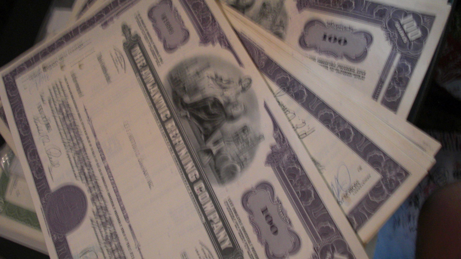 lot of (100) the atlantic refining company stock (1 of 1)